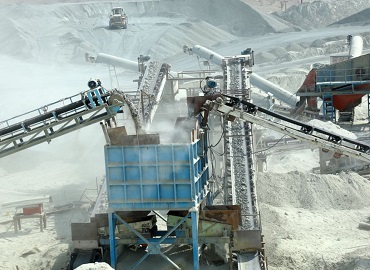 High capacity crusher plant producing construction aggregates in Omancf